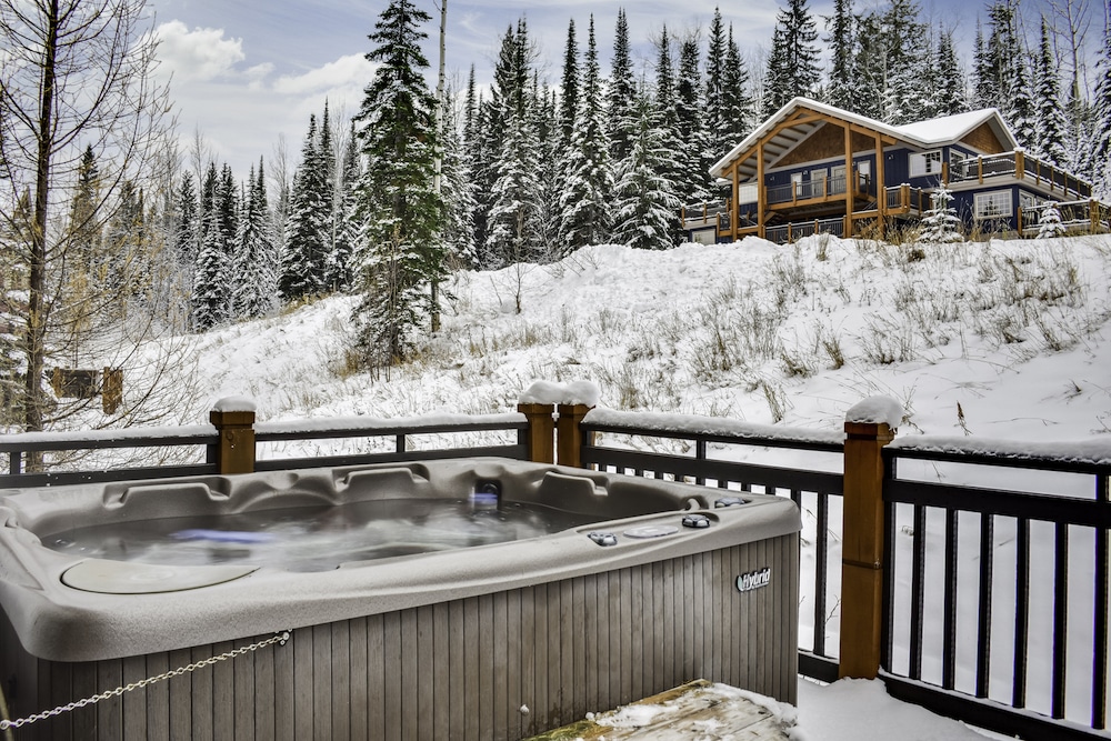 hot tub on snowy mountain