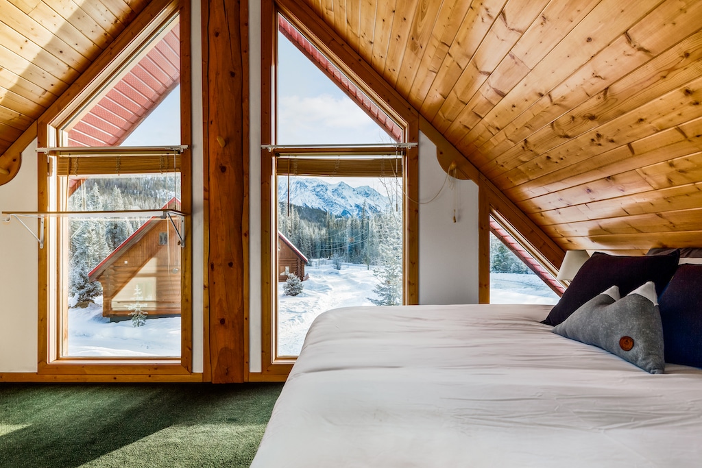 bedroom of cabin at Golden