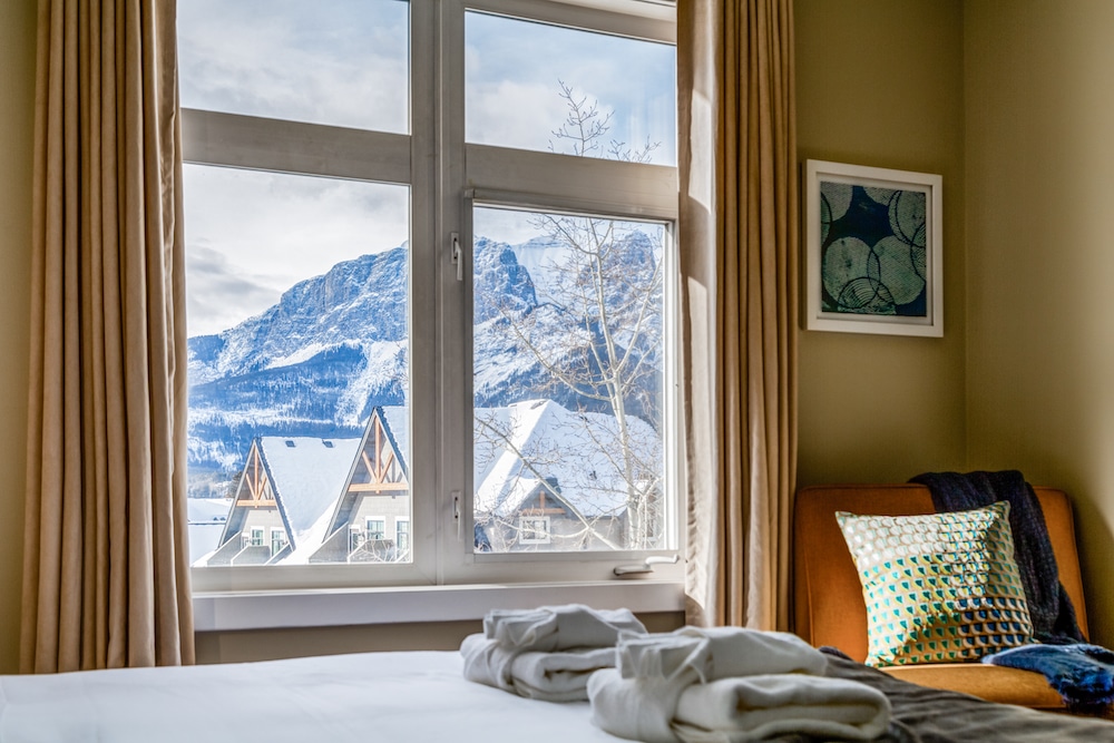 mountain view of Canadian Rockies in Canmore
