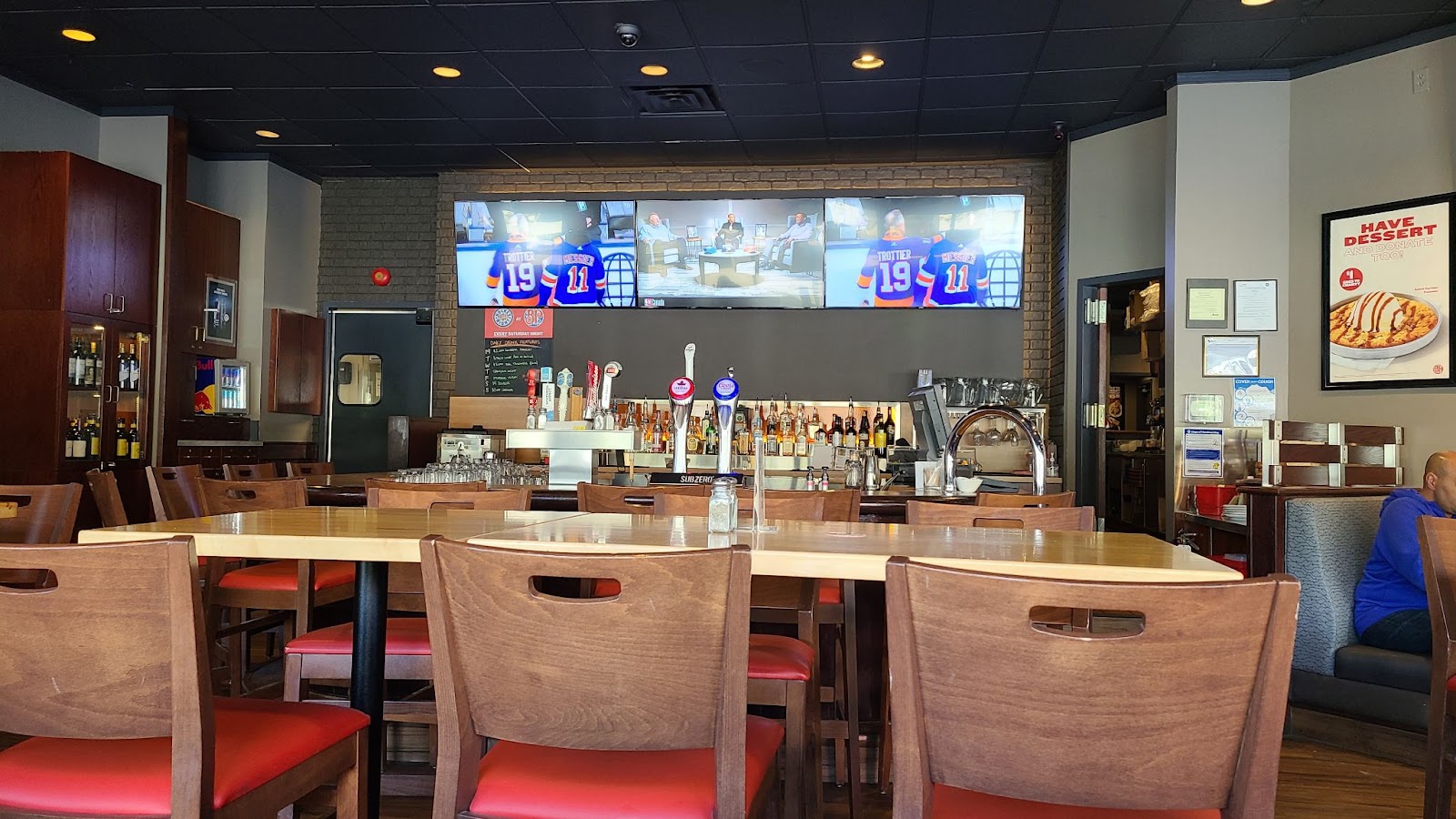 Boston Pizza Canmore Bar Area