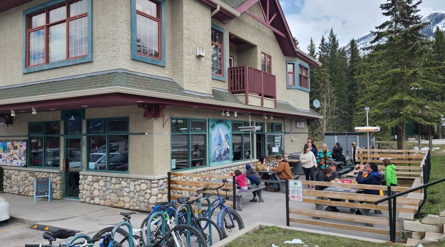 Summit Cafe Outdoor Patio