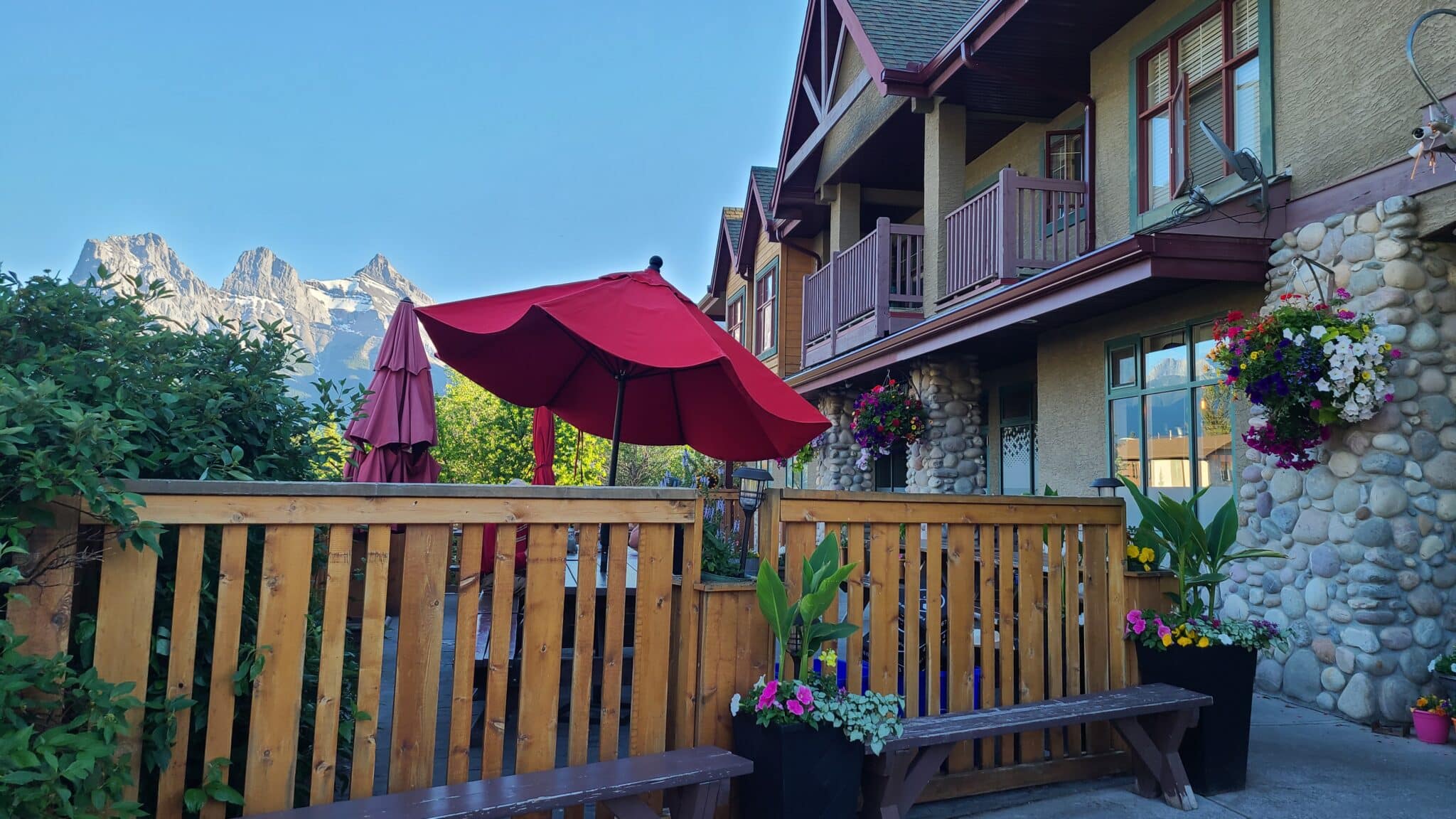 Red Rock Pizza Patio
