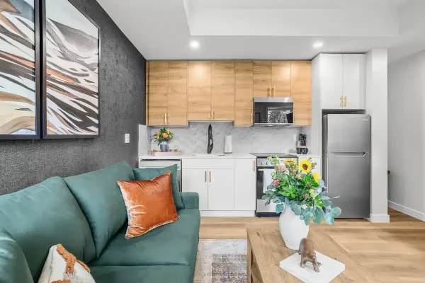 15f153df-fb8c-4391-857b-9ddee33d0801 Living room in Canmore