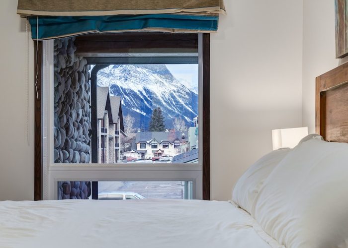 newly renovated canadian rockies condo