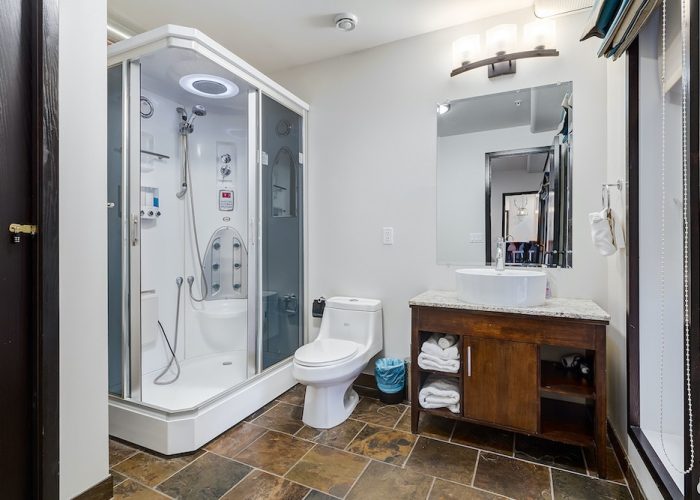 newly renovated canadian rockies condo