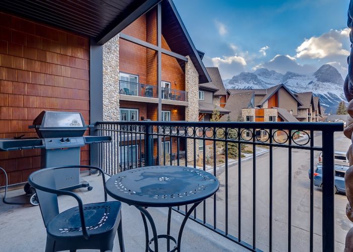 newly renovated canadian rockies condo