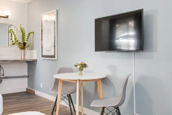 d6332875-94b7-4c95-bd39-09f78f0f74b9 Bedroom of Airbnb near Banff